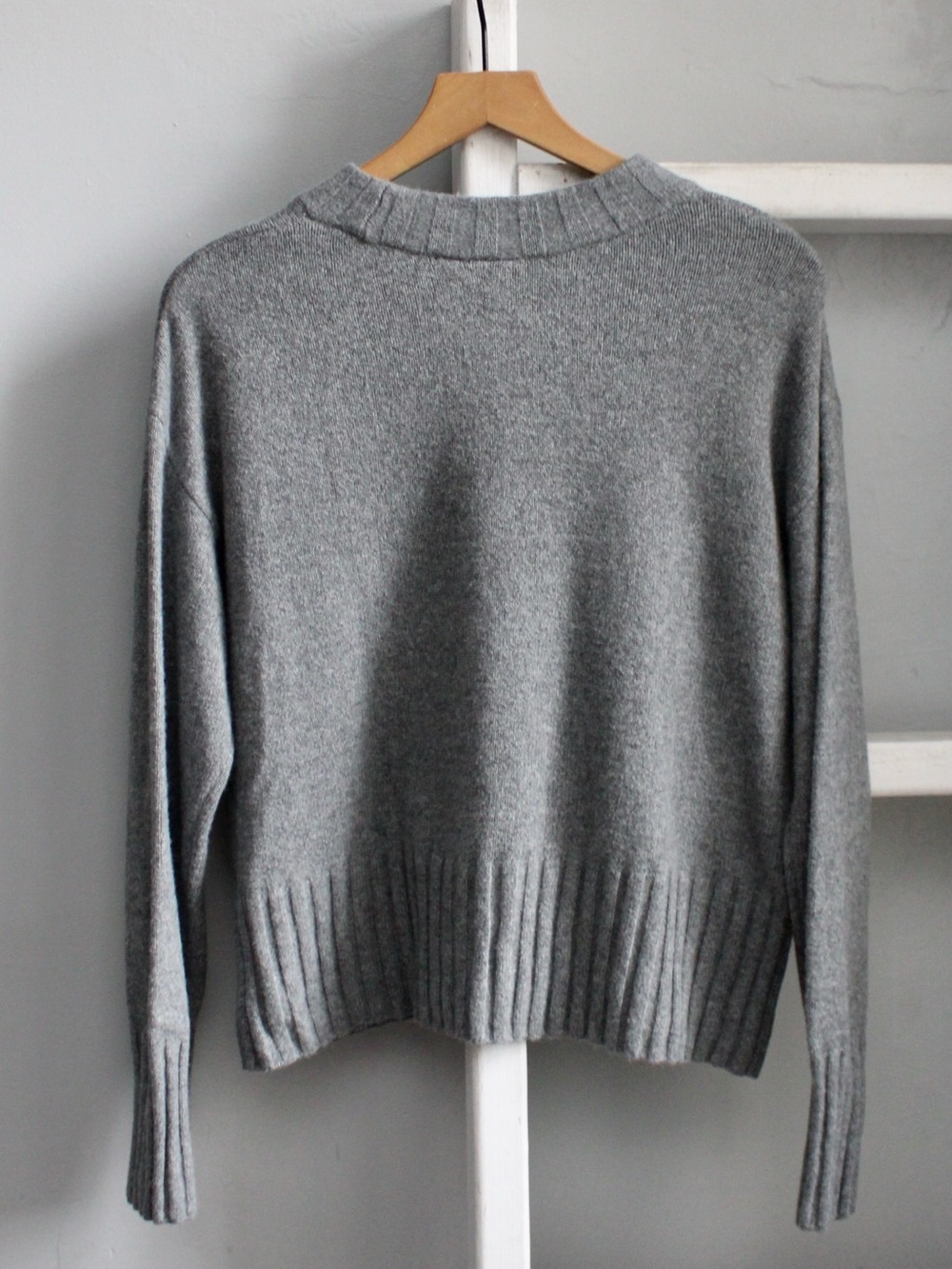 GAP CashSoft Relaxed Crewneck Pullover Sweater Heather Gray Women's Size Medium - Picture 3 of 7